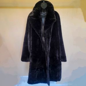 NWOT Faux-fur luxury coat